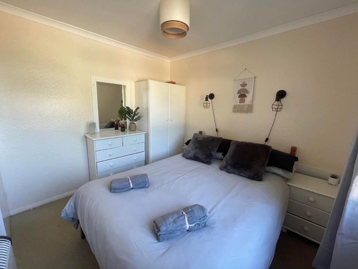 2 Bedroom Holiday Chalet Near Bude Kilkhampton Exterior foto